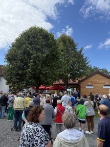 Viele Bewohner sind der Einnladung gefolgt